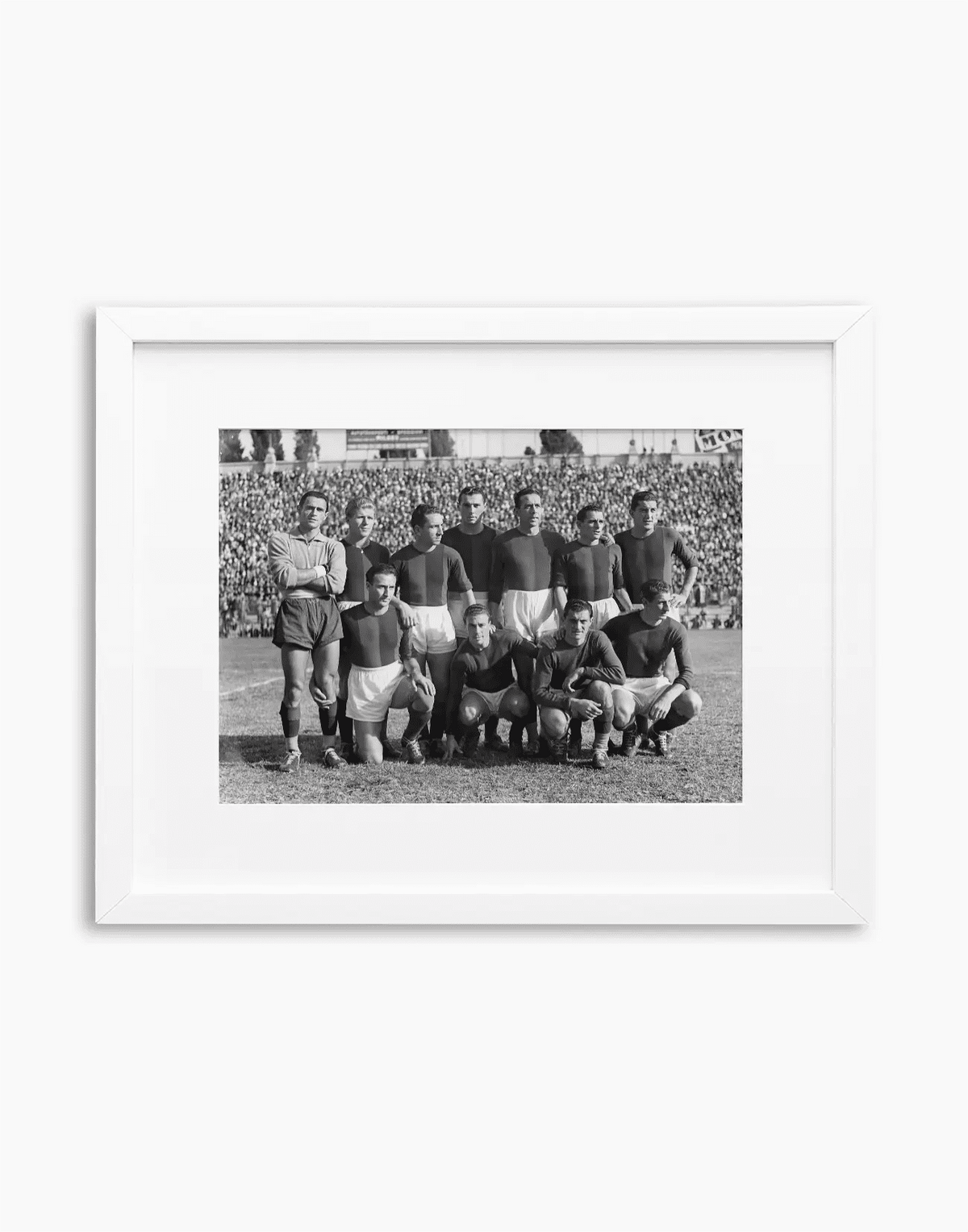 Bologna, Formazione, 1947 — stampa fine art con cornice bianca