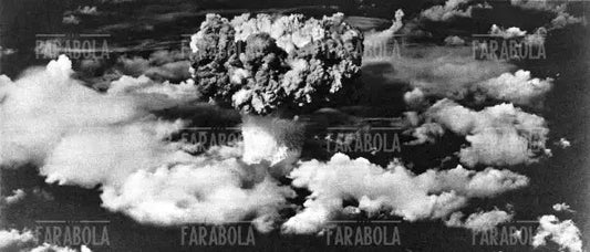 Bomba atomica a Bikini, 1945 - Farabola Immagine digitale