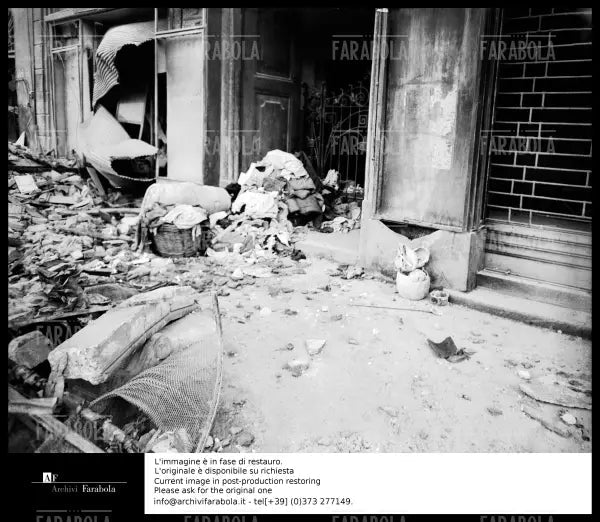Bombe a Milano, 1943 - Farabola Immagine digitale