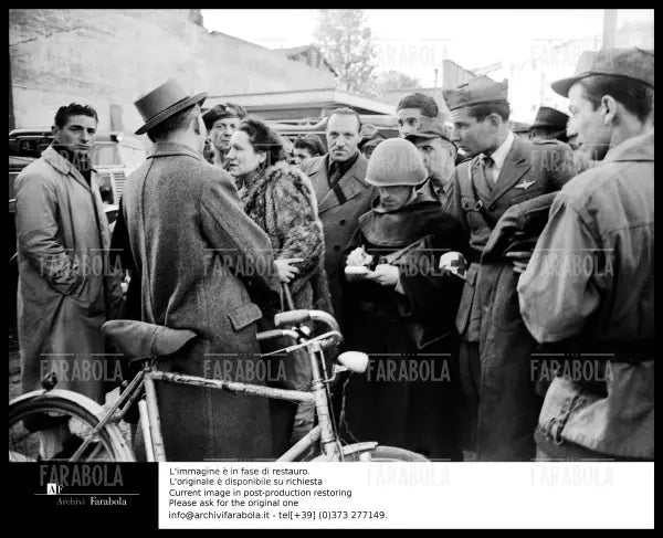 Bombe a Milano, 1943 - Farabola Immagine digitale