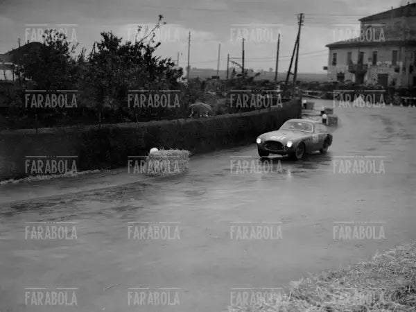 Bracco e Rolfo su Ferrari 225S, Mille Miglia, 1952 - Farabola Immagine digitale
