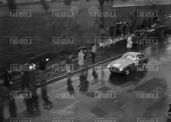 Bracco e Rolfo su Ferrari 225S, Mille Miglia, 1952 - Farabola Immagine digitale