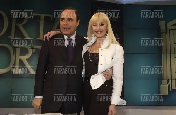 Bruno Vespa e Raffaella Carrà, Porta a Porta, 2004 - Farabola Immagine digitale