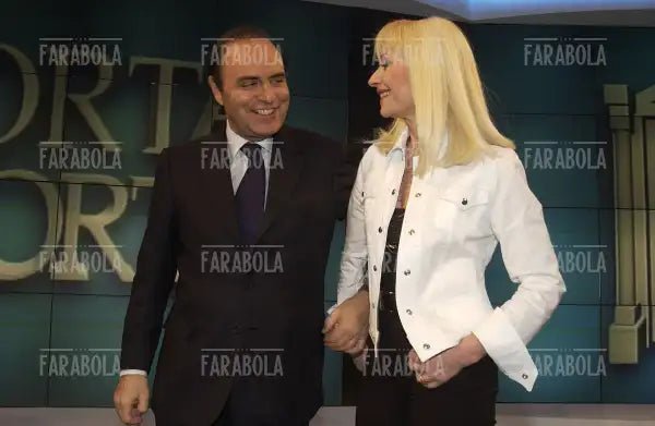 Bruno Vespa e Raffaella Carrà, Porta a Porta, 2004 - Farabola Immagine digitale