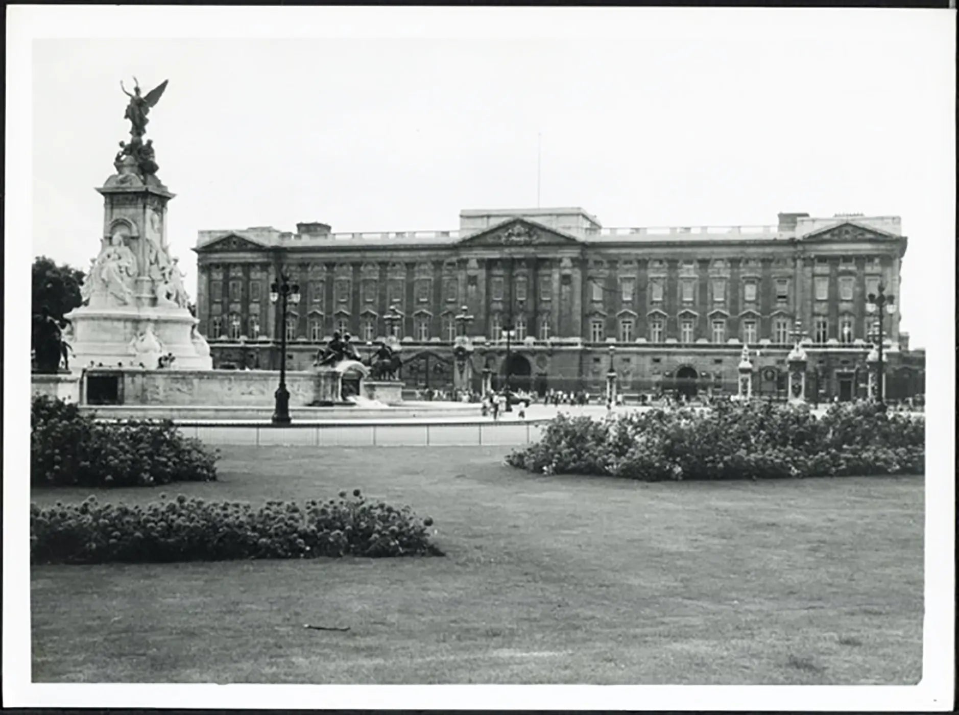 Buckingham Palace Londra anni 60 Ft 38017 - Stampa 24x18 cm - Farabola Stampa ai sali d'argento