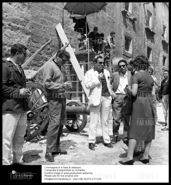 Burt Lancaster, Luchino Visconti e Susi Cecchi D'Amico sul set de Il Gattopardo, 1962 - Farabola Immagine digitale