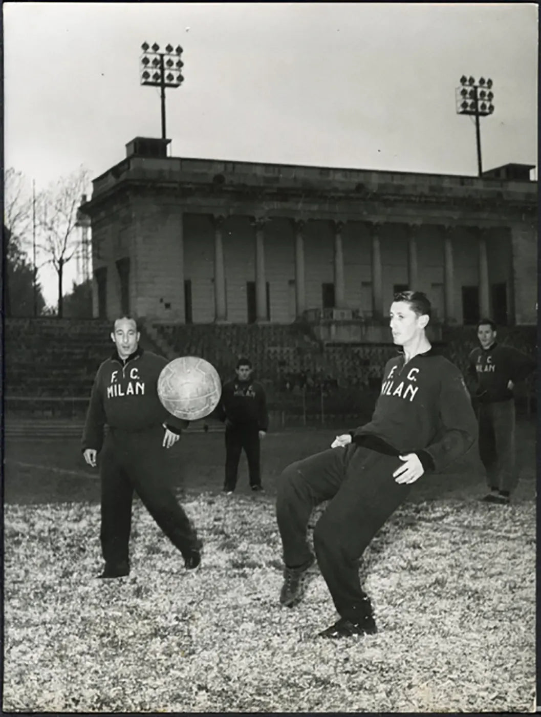 Calcio Ricagni e Schiaffino Milan 1955 Ft 5124 - Stampa 24x18 cm - Farabola Stampa ai sali d'argento