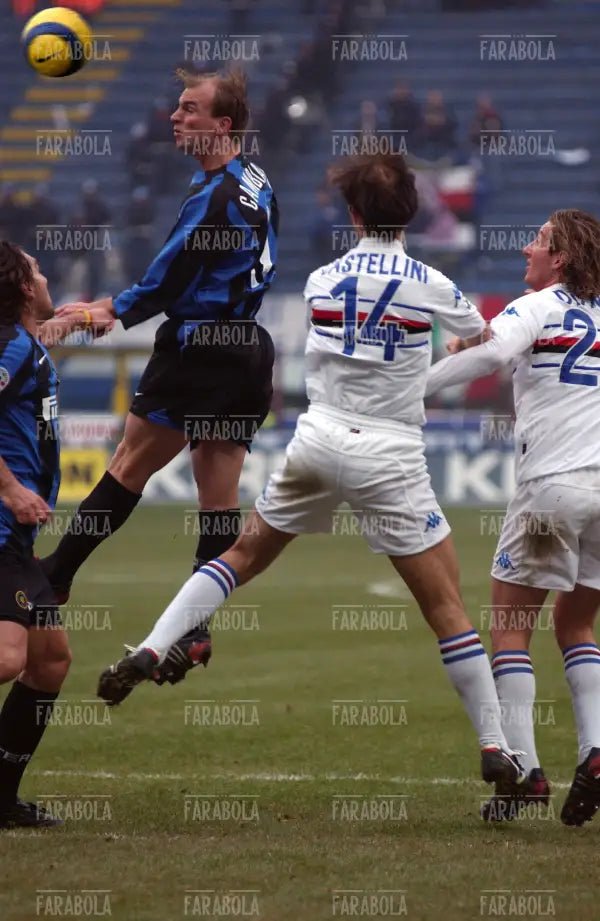 Cambiasso, Inter vs Sampdoria, 2005 - Farabola Immagine digitale