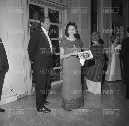 Camillo Casati Stampa e la moglie Anna, Inaugurazione alla Scala, 1965 - Farabola Immagine digitale