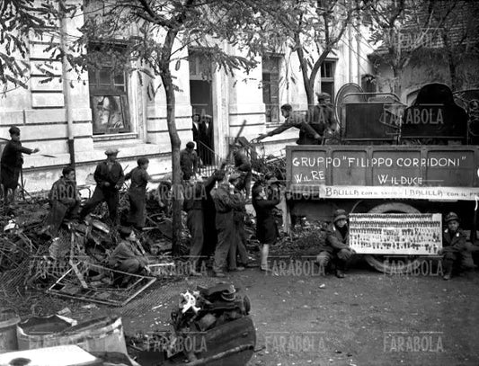 Campagna di raccolta del ferro per la patria, Roma, 1935 - Farabola Immagine digitale