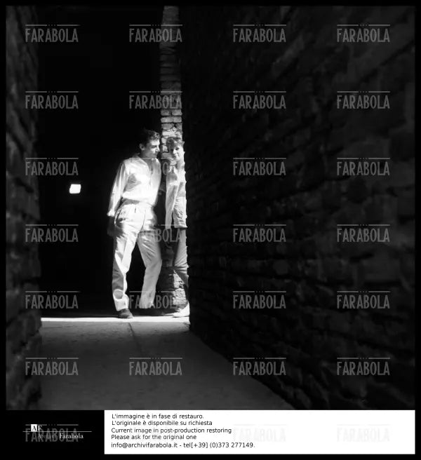 Carla Gravina e Gian Maria Volontè durante le prove di Romeo e Giulietta, 1960 - Farabola Immagine digitale