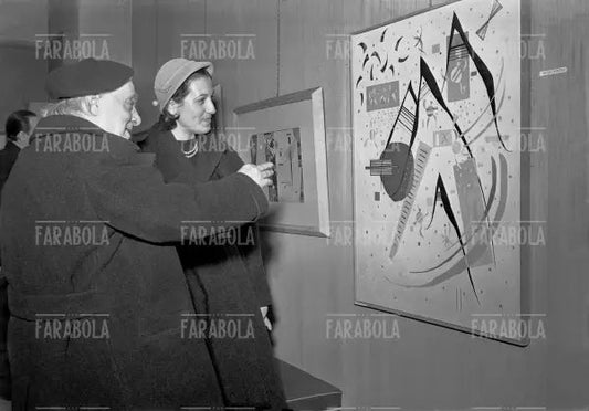 Carlo Carrà alla Galleria del Naviglio, Milano, 1951 - Farabola Immagine digitale