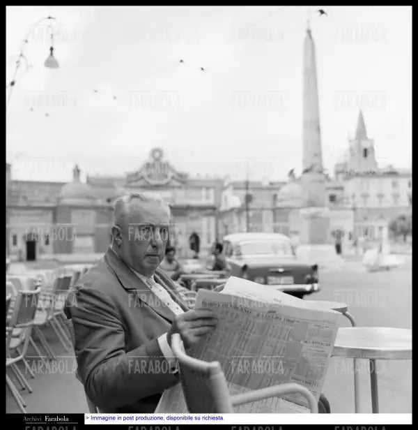 Carlo Emilio Gadda al bar Rosati, Roma, 1960 - Farabola Immagine digitale