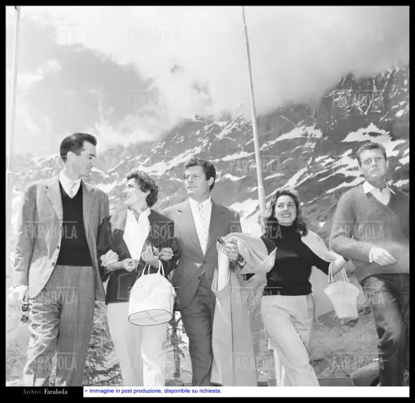 Carlo Lizzani, Jeanne Hugo, Marcello Mastroianni, Lea Padovani ed Ettore Manni, Grolle d'Oro, 1955 - Farabola Immagine digitale