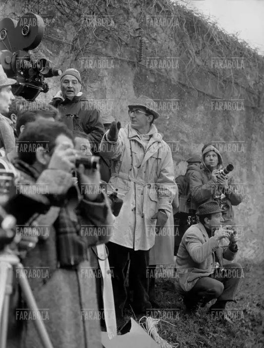 Carlo Lizzani sul set del film Il processo di Verona, 1962 - Farabola Immagine digitale