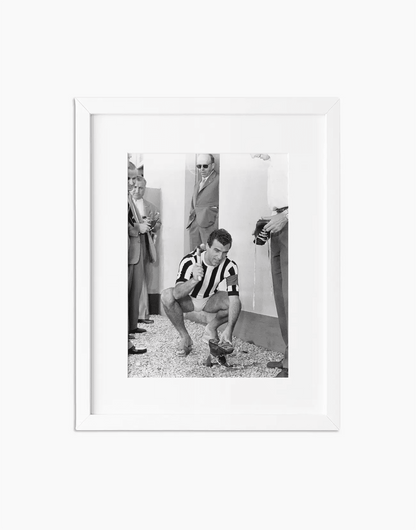 Carlo Parola, Juventus 1951 — stampa fine art con cornice bianca