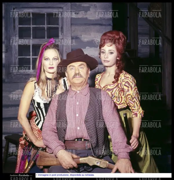 Carmen Scarpitta, Gino Cervi e Raffaella Carrà, Del vento tra i rami del sassofrasso, 1966 - Farabola Immagine digitale