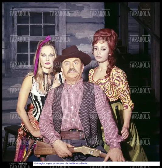 Carmen Scarpitta, Gino Cervi e Raffaella Carrà, Del vento tra i rami del sassofrasso, 1966 - Farabola Immagine digitale
