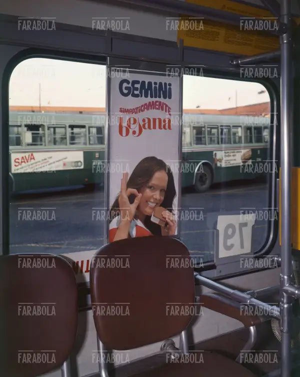 Cartellone pubblicitario del gelato Gemini Besana, Milano, anni 60 - Farabola Immagine digitale