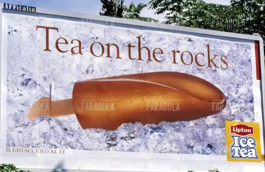 Cartellone pubblicitario del ghiacciolo al tè Lipton Ice Tea, 1996 - Farabola Immagine digitale