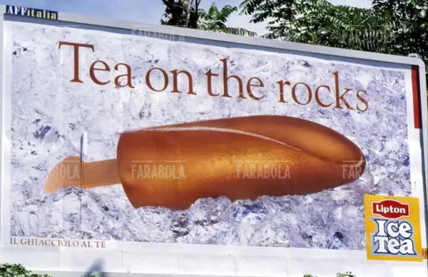 Cartellone pubblicitario del ghiacciolo al tè Lipton Ice Tea, 1996 - Farabola Immagine digitale