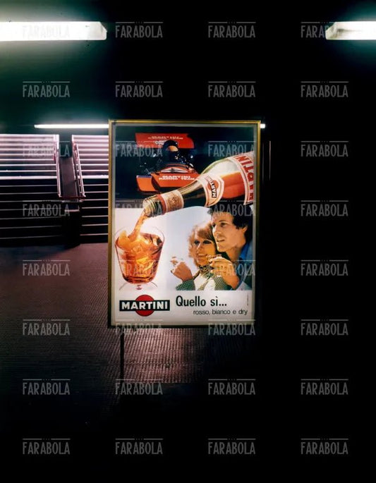 Cartellone pubblicitario del Martini, Milano, anni 70 - Farabola Immagine digitale