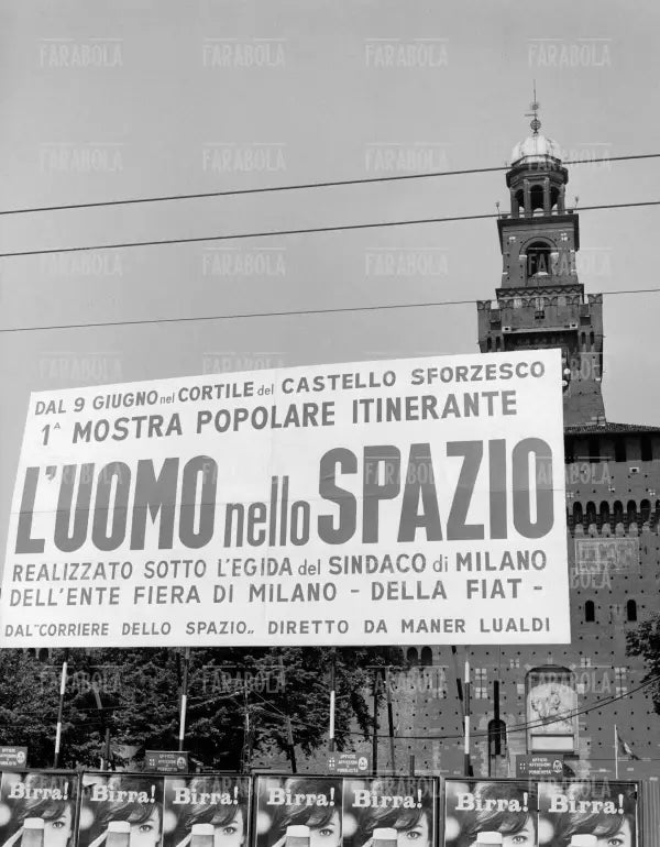 Cartellone pubblicitario della mostra L'uomo nello spazio, Milano, 1962 - Farabola Immagine digitale