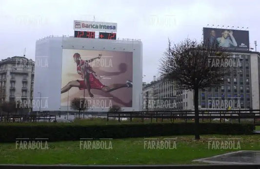 Cartellone pubblicitario della Nike, Milano, 2002 - Farabola Immagine digitale