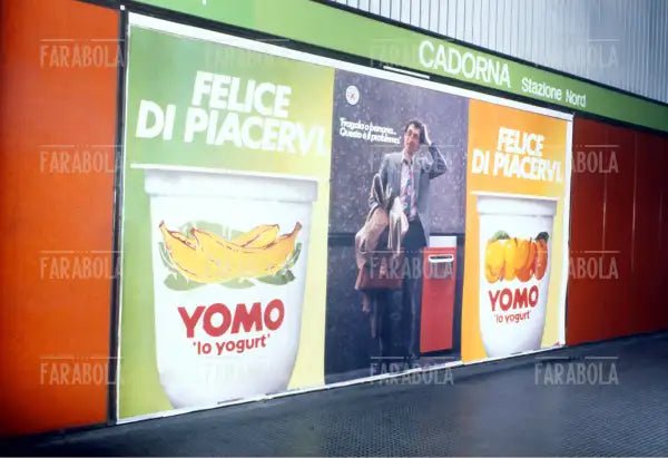 Cartellone pubblicitario della Yomo, Milano, anni 90 - Farabola Immagine digitale