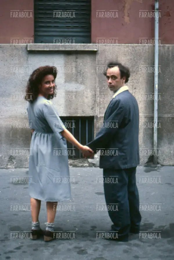 Caterina Sylos Labini e Maurizio Nichetti in una scena del film Ladri di saponette, 1989 - Farabola Immagine digitale
