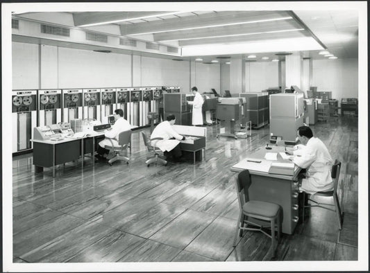 Centro elettronico Cassa Risparmio 1961 Ft 3217 - Stampa 24x18 cm - Farabola Stampa ai sali d'argento