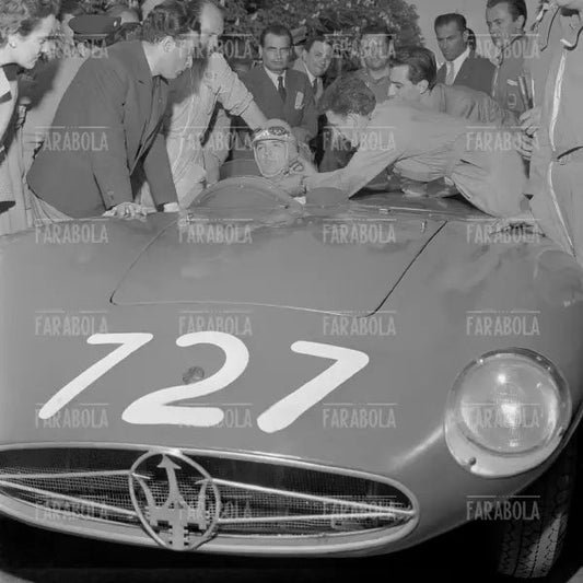 Cesare Perdisa su Maserati 300 S Fantuzzi, Mille Miglia, 1955 - Farabola Immagine digitale