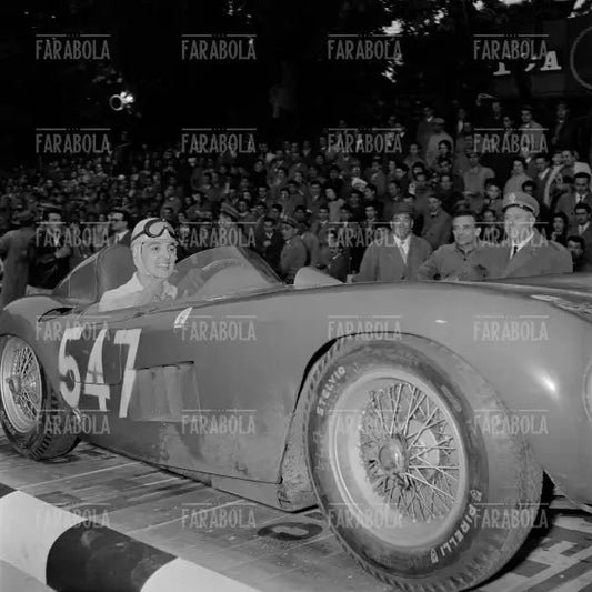Cesare Perdisa su Maserati 300 S Fantuzzi, Mille Miglia, 1956 - Farabola Immagine digitale