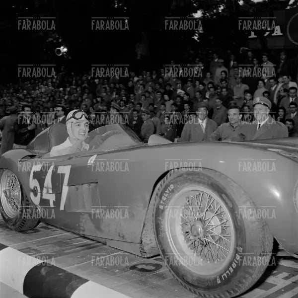 Cesare Perdisa su Maserati 300 S Fantuzzi, Mille Miglia, 1956 - Farabola Immagine digitale