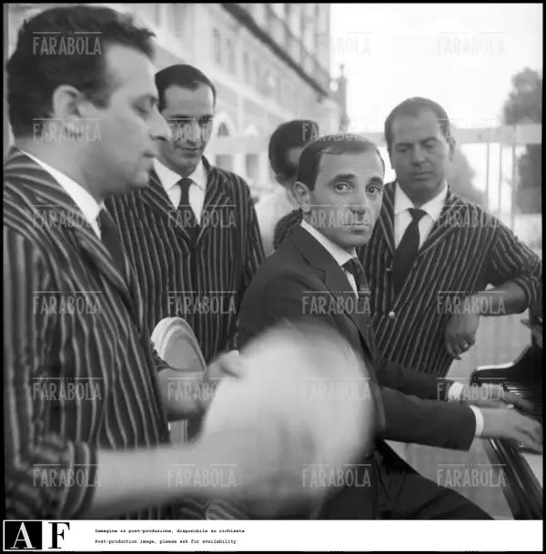 Charles Aznavour, Festival di Venezia, 1960 - Farabola Immagine digitale