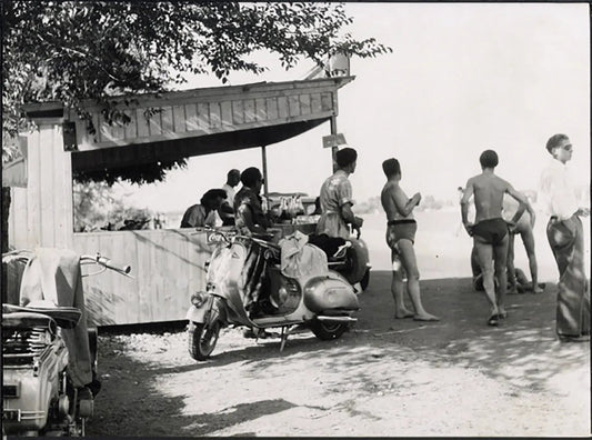 Chiosco sul mare anni 70 Ft 38087 - Stampa 24x18 cm - Farabola Stampa ai sali d'argento