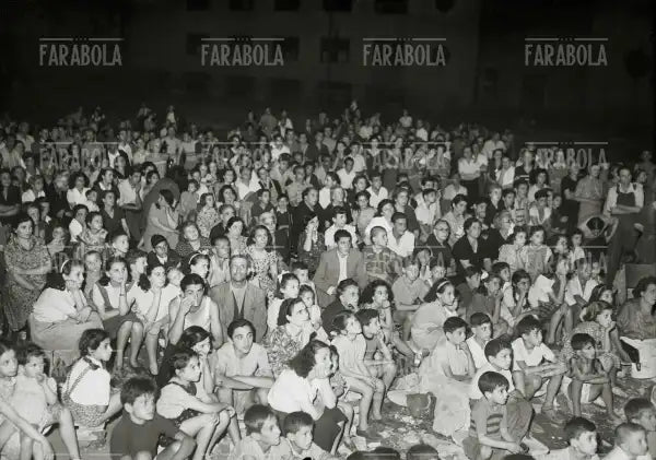 Cinema a Porta Genova a Milano, 1946 - Farabola Immagine digitale