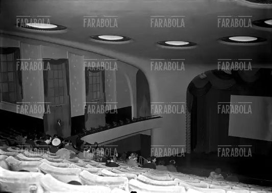 Cinema Capitol a Milano, anni 50 - Farabola Immagine digitale