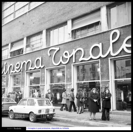 Cinema Tonale, Milano, 1974 - Farabola Immagine digitale