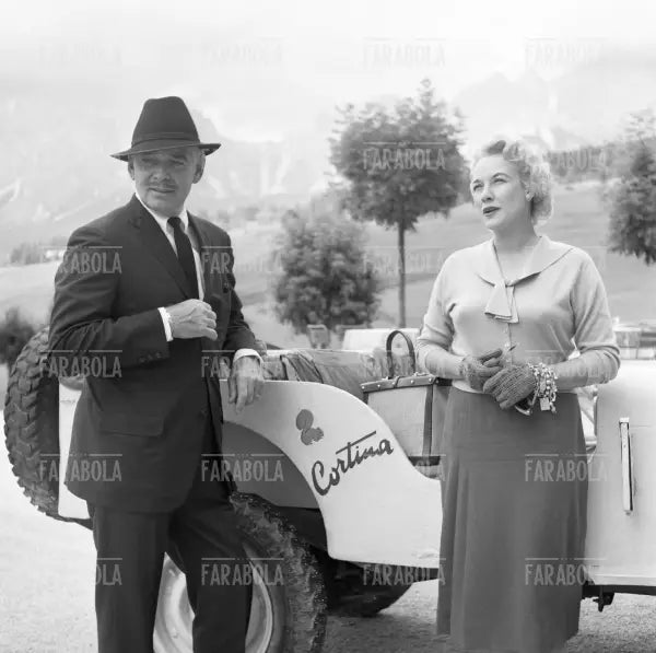 Clark Gable con la moglie Kay Williams, Cortina d'Ampezzo, 1959 - Farabola Immagine digitale