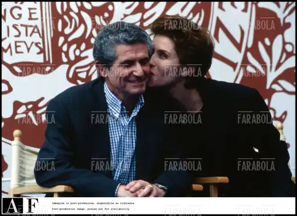 Claude Lelouch con lamoglie Alessandra Martines , Festival di Venezia, 1996 - Farabola Immagine digitale