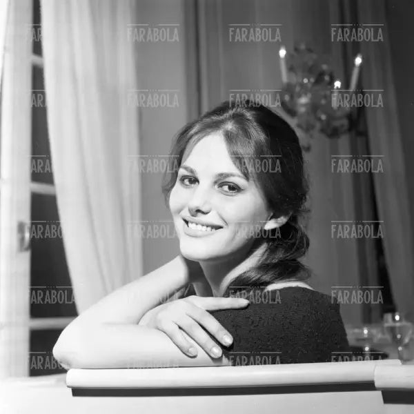 Claudia Cardinale, Ballo della Lega Navale, Milano, 1959 - Farabola Immagine digitale