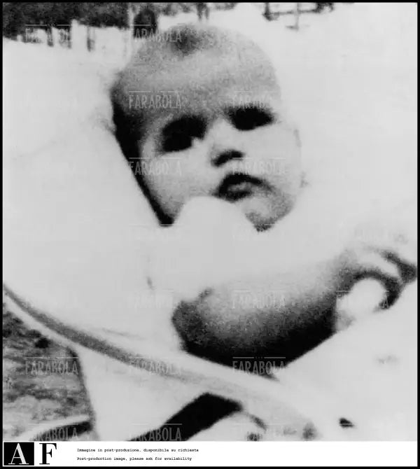 Claudia Cardinale da bambina, Tunisi, 1939 - Farabola Immagine digitale