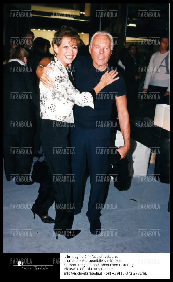 Claudia Cardinale e Giorgio Armani, Milano, 2000 - Farabola Immagine digitale