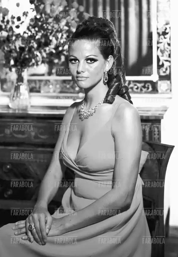 Claudia Cardinale, Milano, 1967 - Farabola Immagine digitale