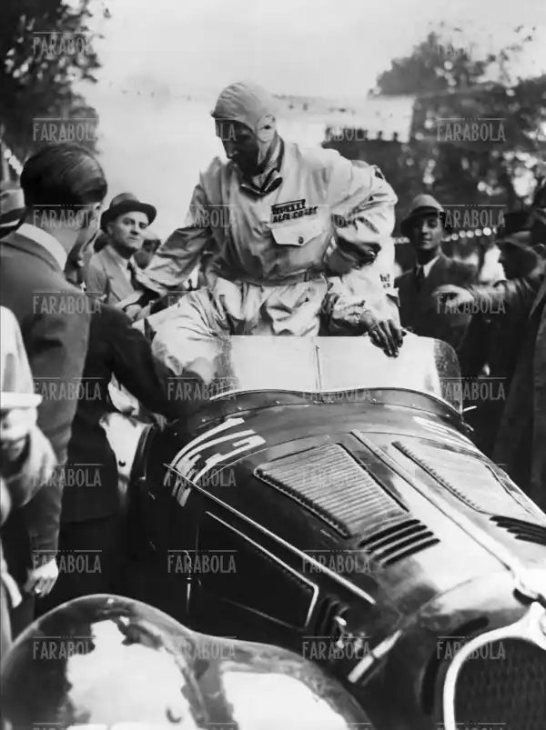 Clemente Biondetti e Aldo Stefani su Alfa Romeo 8C, Mille Miglia, 1938 - Farabola Immagine digitale