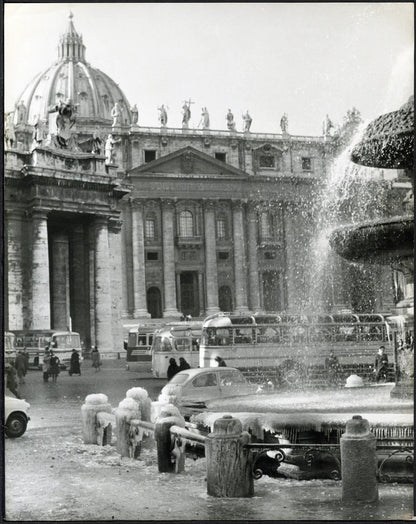 Colonnato della Basilica di San Pietro anni 70 Ft 4821 - Stampa 21x27 cm - Farabola Stampa ai sali d'argento