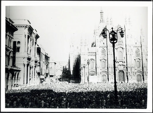 Comizio in Duomo del Partito Socialista 1948 Ft 37969 - Stampa 24x18 cm - Farabola Stampa ai sali d'argento (anni 90)