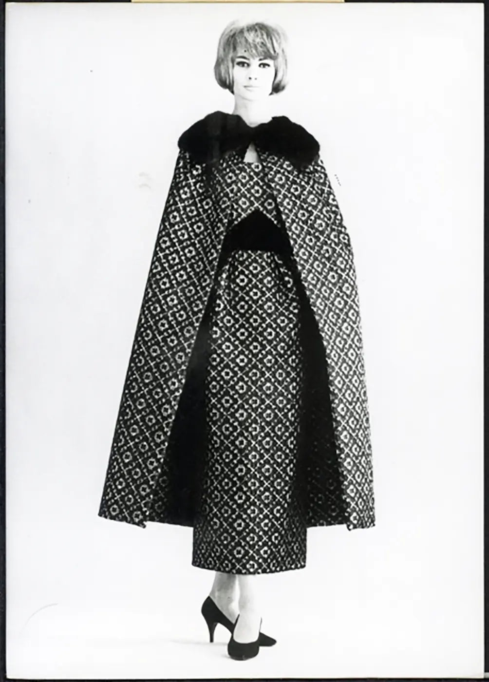 Completo da sera Pierre Cardin 1961 Ft 36365 - Stampa 13x18 cm - Farabola Stampa ai sali d'argento