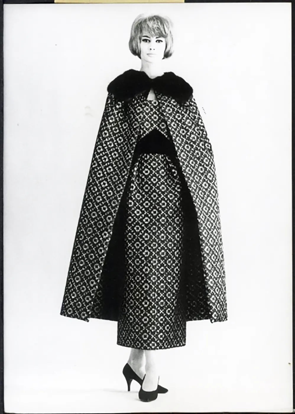Completo da sera Pierre Cardin 1961 Ft 36366 - Stampa 13x18 cm - Farabola Stampa ai sali d'argento